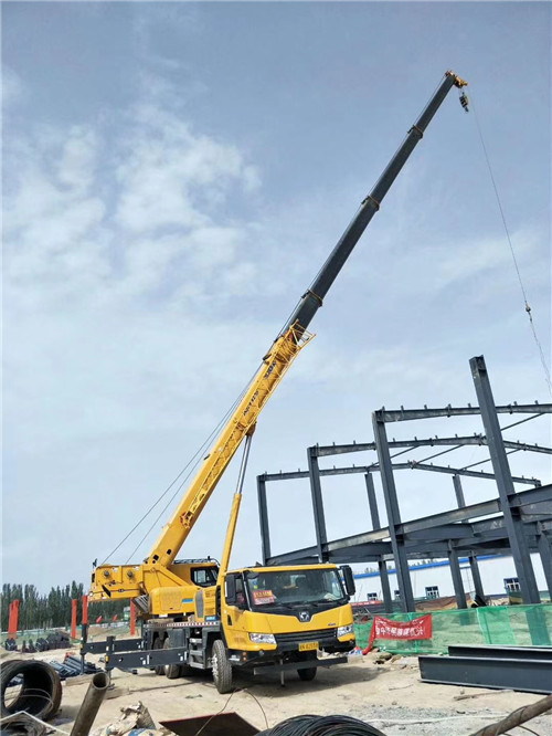 工布江达县超高层建筑钢结构吊装案例